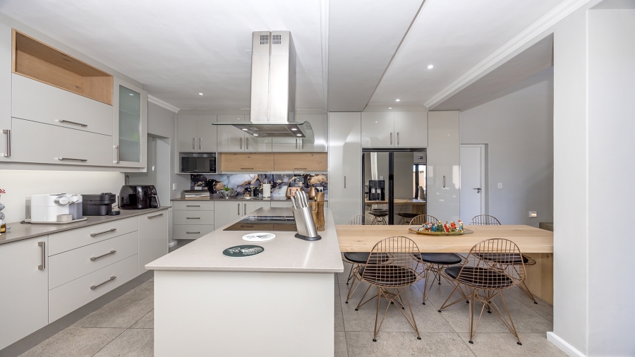 4 Bedroom Property for Sale in Parklands North Western Cape